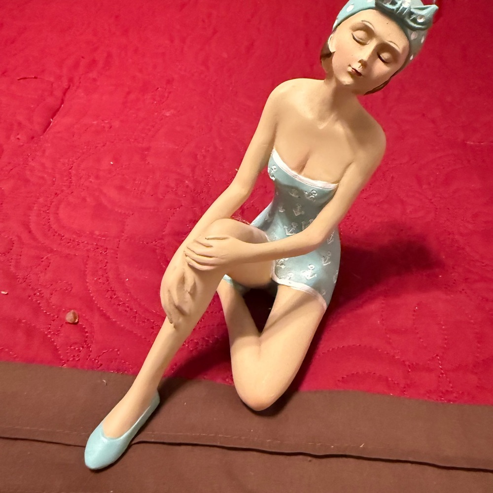Beach figurine decor